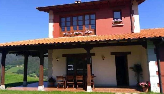 Big house great for families or groups close to Ribadesella and beach