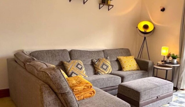 Big House | Great for Golfers | Close to Airport