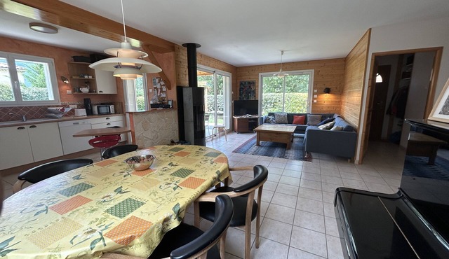 Big house next to Die city center, with view