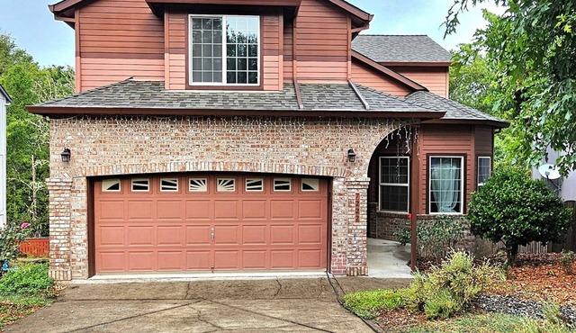 Big House w/Lush Backyard Oasis