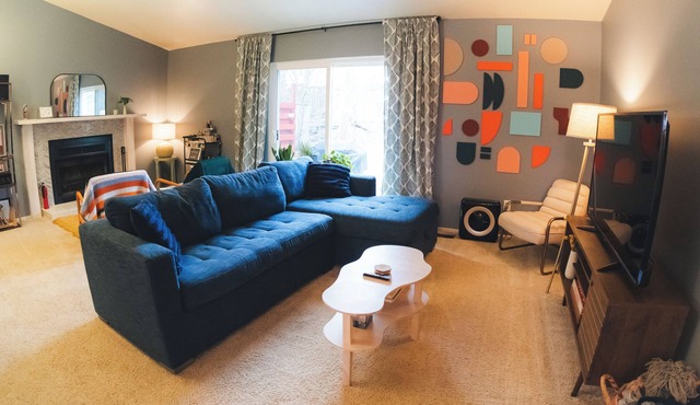 Big House Walkable Retreat