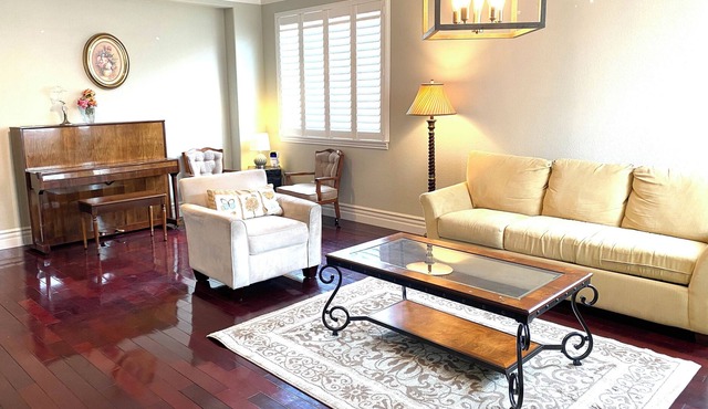 Big house with 5 rooms in Chino