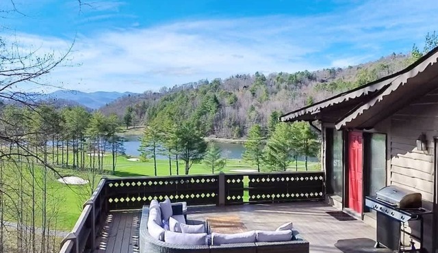 Big House with Big Mtn Views, Golf & Pool Access