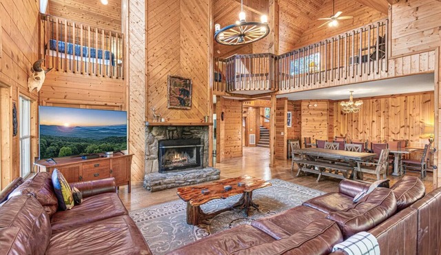 Big Lodge* River Access * 11 beds *Sleeps 22*