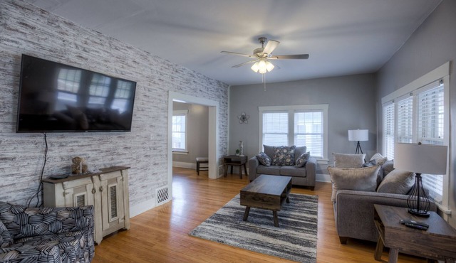 Big Midtown Home! Sports Room, Bunk Beds!