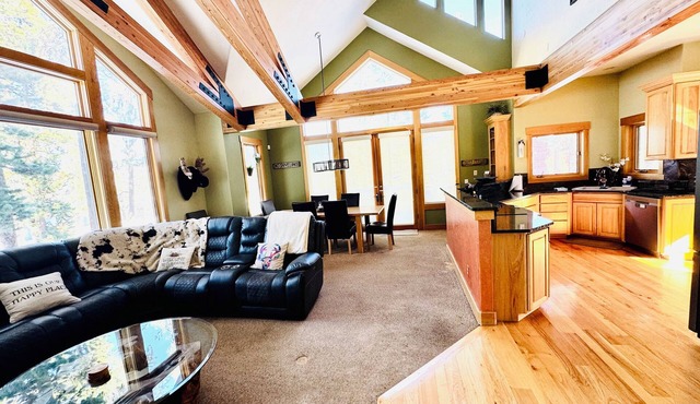 Big Mountainside "Snow Globe" House, by Main St. Frisco - Sauna & Hot Tub