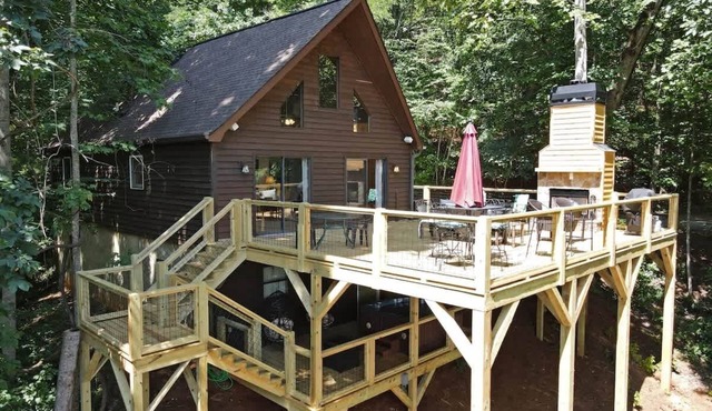 Big Pine - Mountain view, pet friendly, hot tub