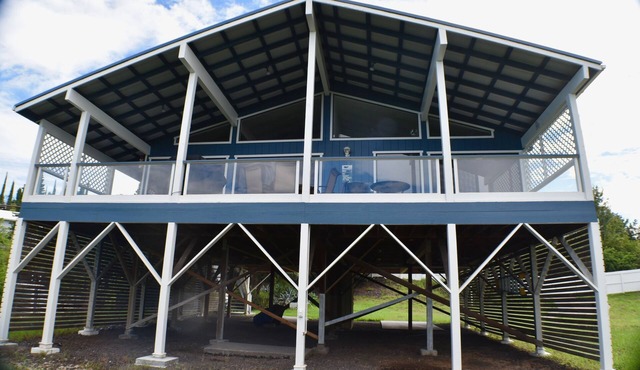Big Private Mt. Home Minutes to Volcanos National ParknMyra's Blue Hawaii House