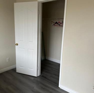 Big quiet bedroom