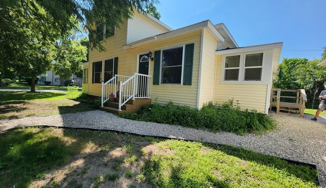Big Rapids Convenient City Home