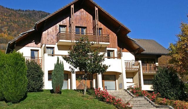 Big Resort For Groups Of Friends Or Families In A Magnificent Surrounding