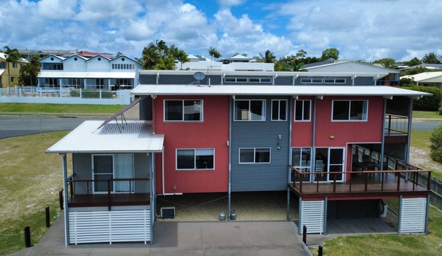 Big Red Beach House - Rainbow Beach