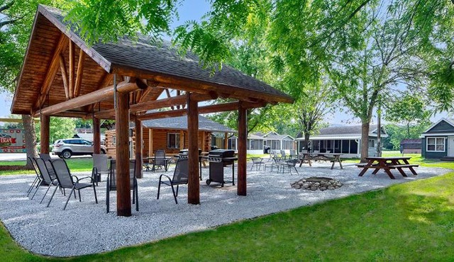 Big River Escape Riverside Cabins