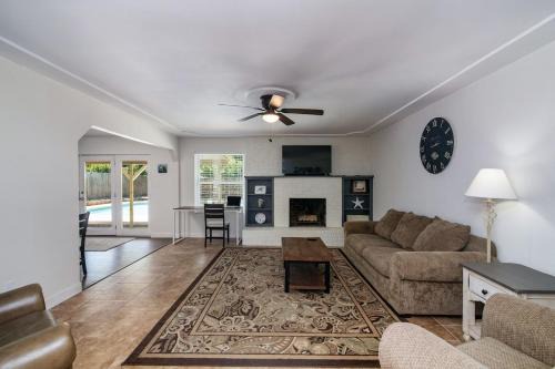 Big saltwater pool, theater room, shuffleboard, electronic darts and basketball