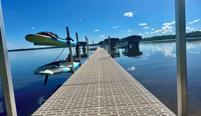 Big Sand Lake Getaway 5+ bd sleeps 14+ 90 minutes from Twin Cities in Webster WI