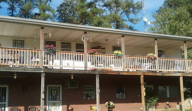 Big Sandy, TN, Sleeps 8