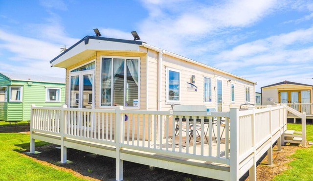 Big Skies Platinum+ holiday home WiFi, Netflix