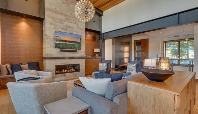 Big Sky at Schaffers - Deluxe 4 BR Private Hot Tub - Pet Friendly