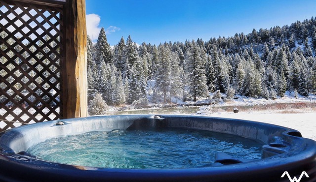 Big Sky - BIG Cabin! Your Winter Dreamland! Stunning, Huge Home on the Gallatin