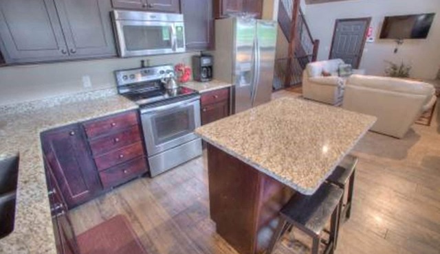 Big Sky, Garage Access, Hot tub, Wifi, Fully Paved Roads in New Development