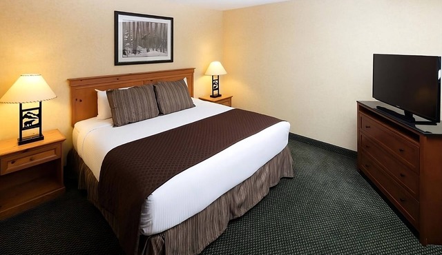 Big Sky Getaway! Comfy Unit Near Glacier National Park, Pets Allowed!