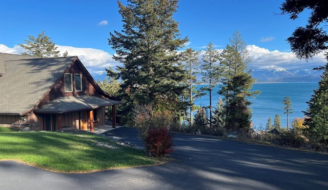 Big Sky Montana Experience. Great View, Easy Access, Privacy & Modern Amenities