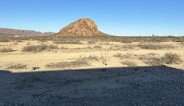 Big sky mountain views, 20 acres to yourselves. 21 mins Ghost town.