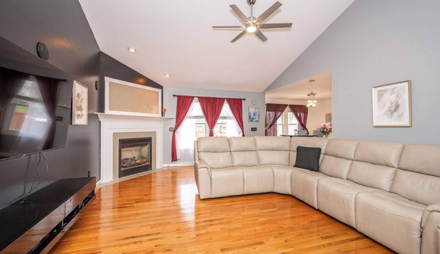 Big Sky Retreat - Home for 10