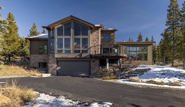 Big Sky Vacation Rentals: MVC Bear`s Lair
