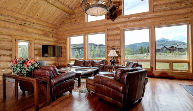 Big Sky Vacation Rentals: MDW Red Feather Lodge