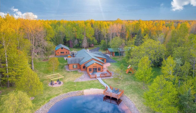 Big Somo Lodge | 430 Acres Pond Sauna Trails