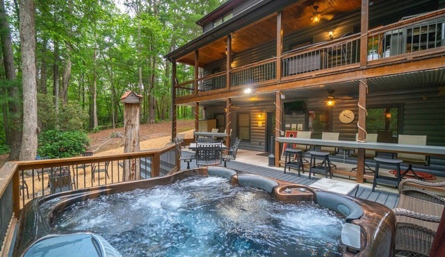 Big Timber Lodge Upscale Mountain Retreat w/Hotub