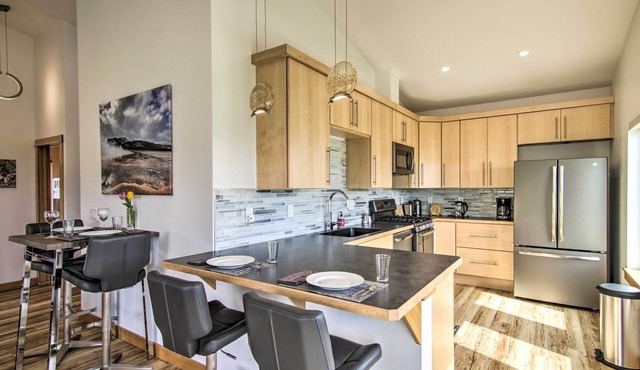 Big Timber Nature Retreat on 30-Acre Property!