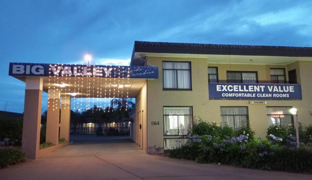 Big Valley Lakeside Paradise Motor Inn