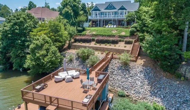 Big Water Lodge | Main Lake | Luxury Rental | Spectacular views | 5BR/4BA |