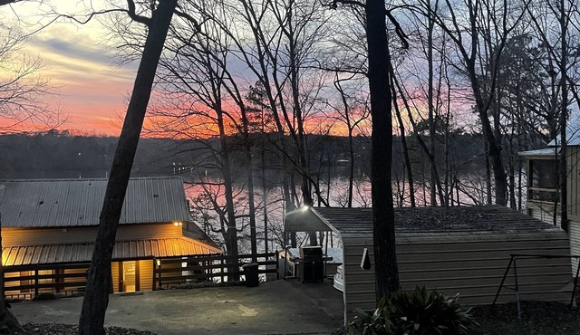 BIG water view on beautiful Lake Jordan - Titus