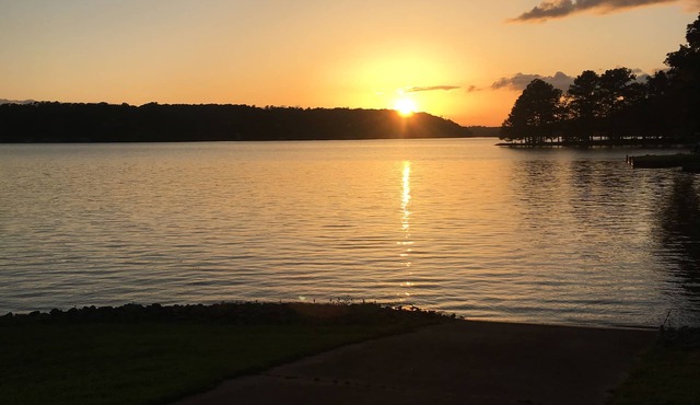 BIG WATER VIEWS ON SCENIC SMITH LAKE