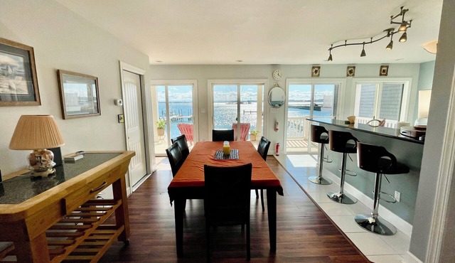 Big Waterfront House on the Bay! Amazing Views, Swim Deck, Walk to Beach!
