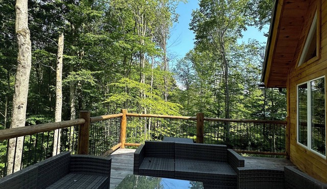 Big windows house + 5 bedrooms +Wifi+ dishwasher+ kitchen+ patio+ firepit