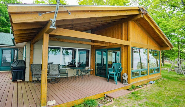 Bigbay vacation home on Lake Independence.