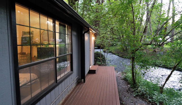 Bigfoot Bungalow — Creekside Paradise
