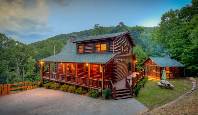 Bigfoot of Blue Ridge - Mountain View above Blue Ridge Lake | Hot Tub | Movie Room | Pool Table