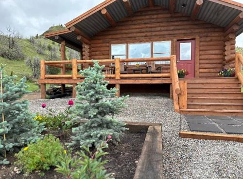 Bigger Bear Cabin by Madison River in SW Montana