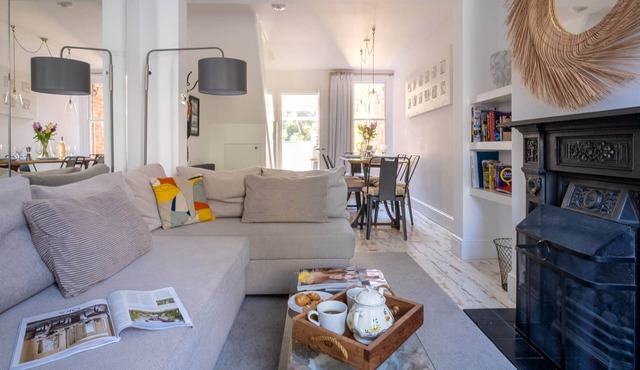 Bijou Cottage in central Lymington location