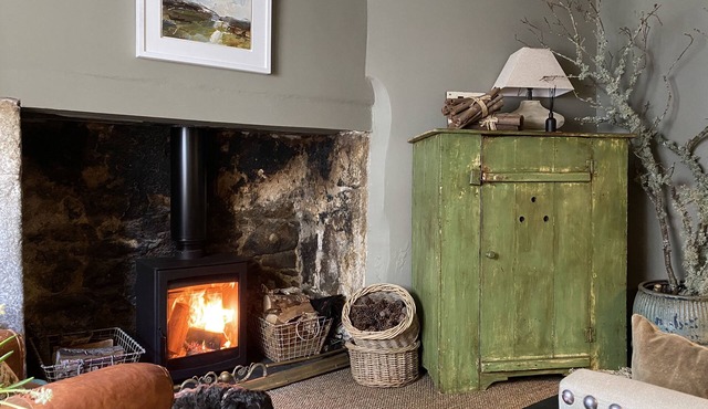 Bijou Cottage in centre of Dartmoor village