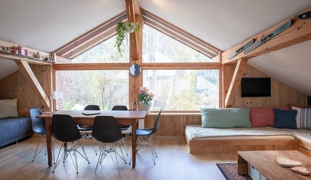 Bijou cottage with sauna, garden, free parking & Netflix