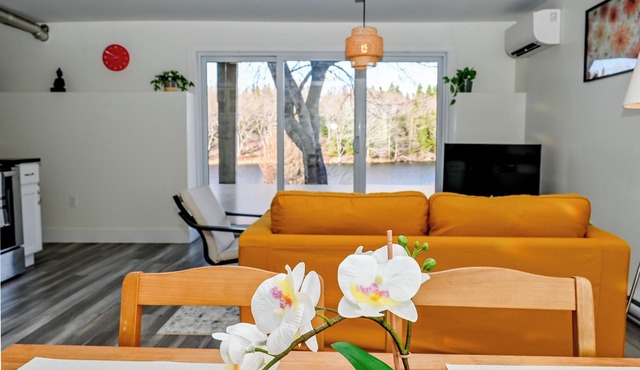 Bike, Hike, Relax – Cozy Riverside Stay Near BLT & Bluff Trails