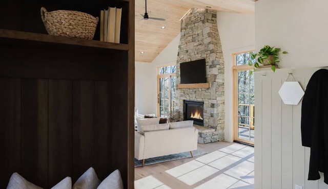 Bike-In/Bike-Out Luxury Cabin