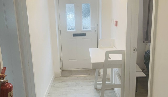 Bike Park Cottage Sleeps 5 with Pet