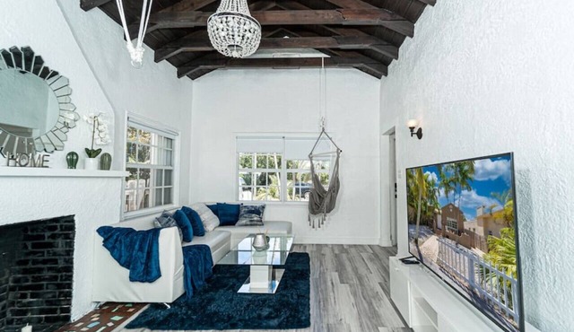 Bike to Beach-Spacious With Patio BBQ Plus Game Room